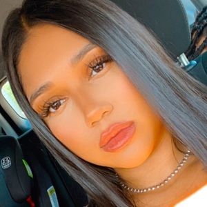 Meet your Posher, Nohely